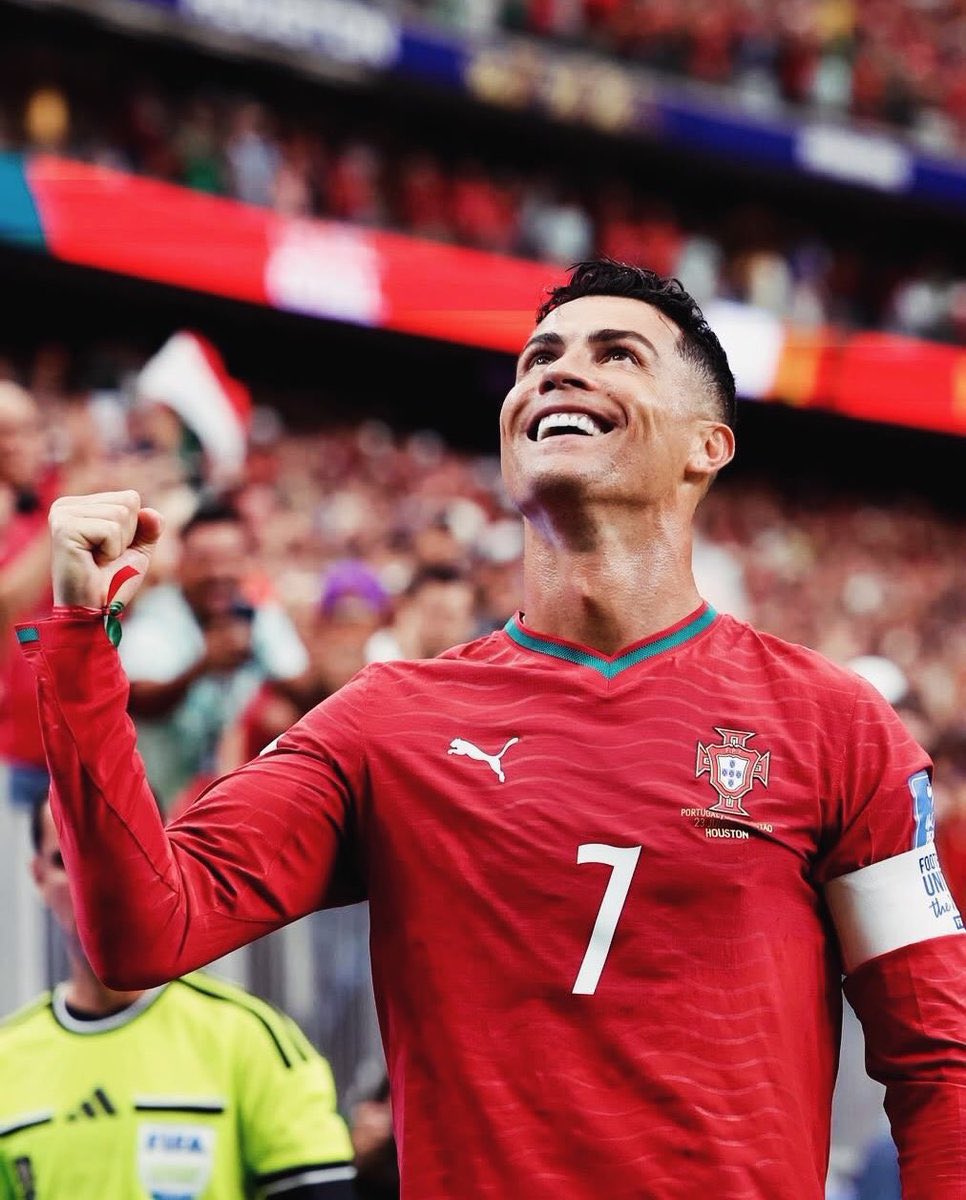 ManfredBF's tweet photo. Por vos comencé a amar este deporte, me enseñaste que con esfuerzo y dedicación todo se puede lograr. Nunca te regalaron nada y aún así lograste ser el más grande de todos, es por eso que te elegí como mi héroe. Fue un hermoso camino y aún más hermoso recorrerlo contigo ❤️ https://t.co/fDfec3LyD7