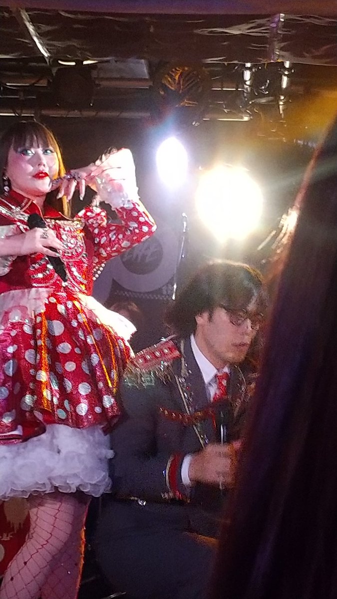 yaobikuni's tweet photo. 特撮/アーバンギャルド@新宿LOFT
#自撮入門
アーバン見たのは日比谷野音以来。 https://t.co/A8fFWo2caM