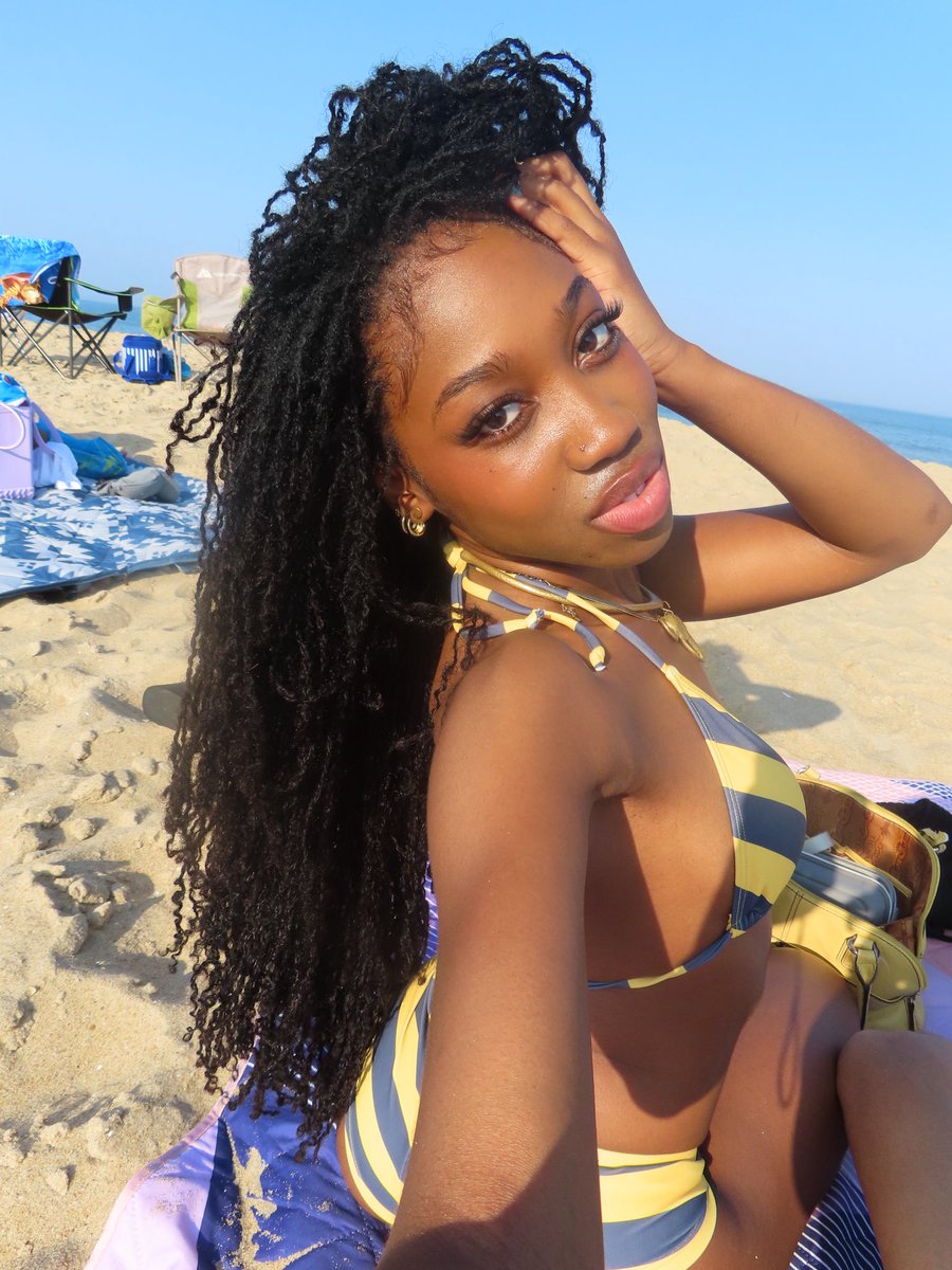 eaiija's tweet photo. I’m happier here. https://t.co/chdc4aP3P9