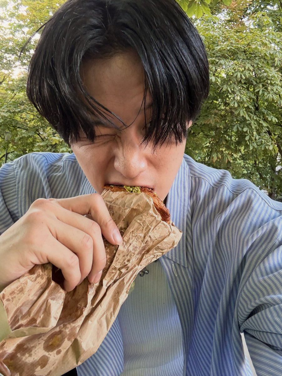 dailyljy's tweet photo. tbzuyeon instagram post #juyeon 

I’m melting🫠 @balenciaga https://t.co/2iBoxhFKdX