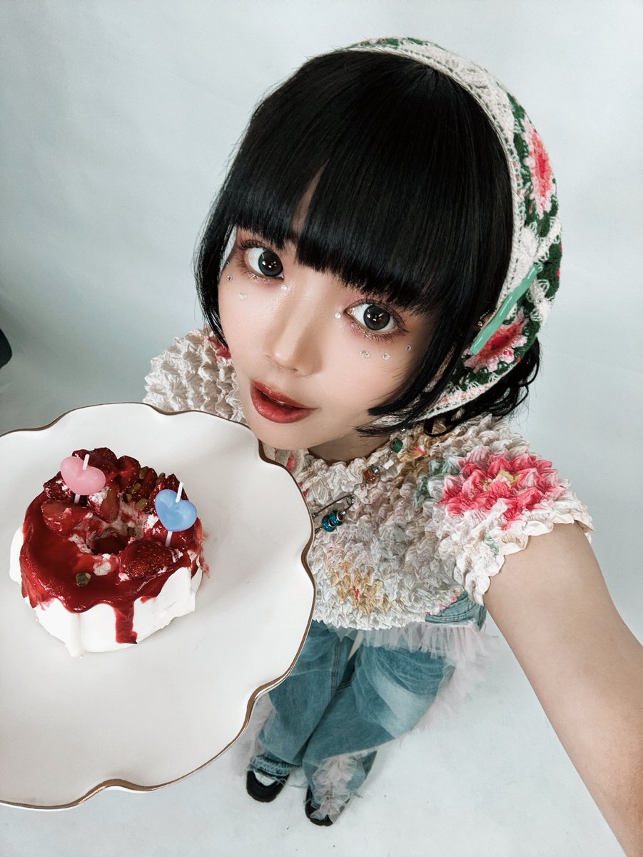 NANA_KNUCKLE's tweet photo. 1年生き抜いた〰️感謝〰️
新しい1年もっと強くなりたいﾅ⭐️ https://t.co/Ly7jek8Opu