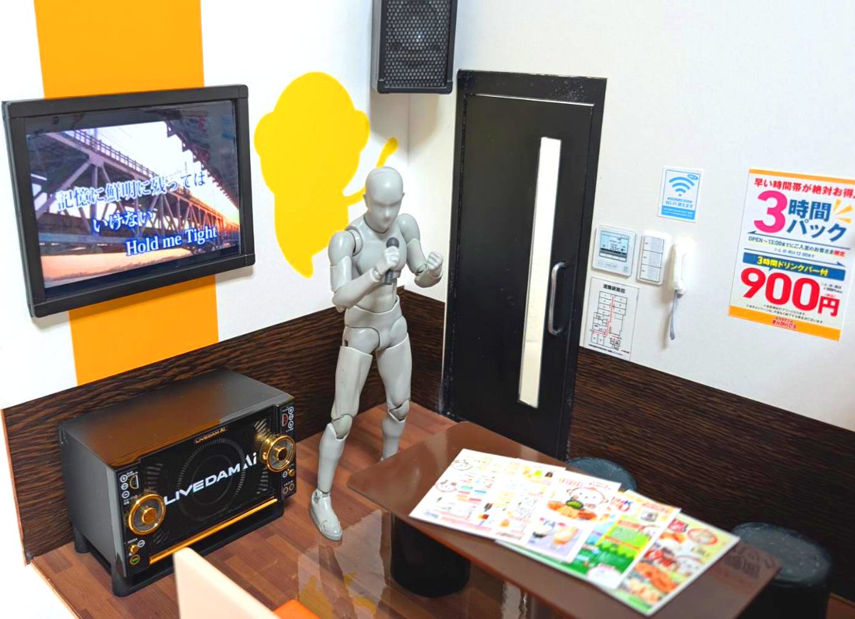 tokusatudiorama's tweet photo. #自分の好みを押しつけよう

「行ったことある気がする」
「見たことあるような気がする」
「なんか懐かしい」

そんな感覚を刺激するミニチュアを1/12スケールで製作(一部は販売)しています。 https://t.co/XOyvUhot2o