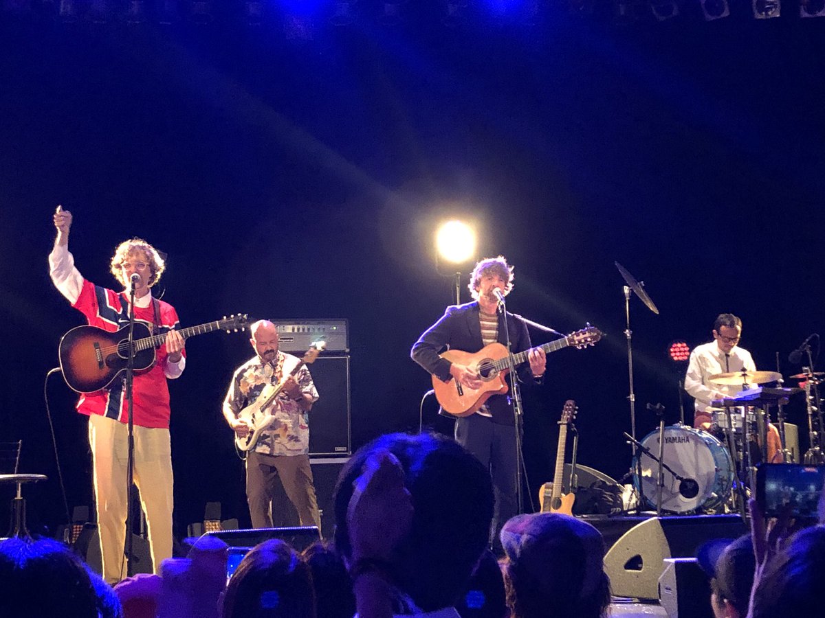 uchaka's tweet photo. kings of convenience 来日！
zepp ダイバーシティ東京
ギターと歌声が美しすぎて心が浄化された気分に。ノルウェーの風を感じました。 https://t.co/D1J4vR86VQ