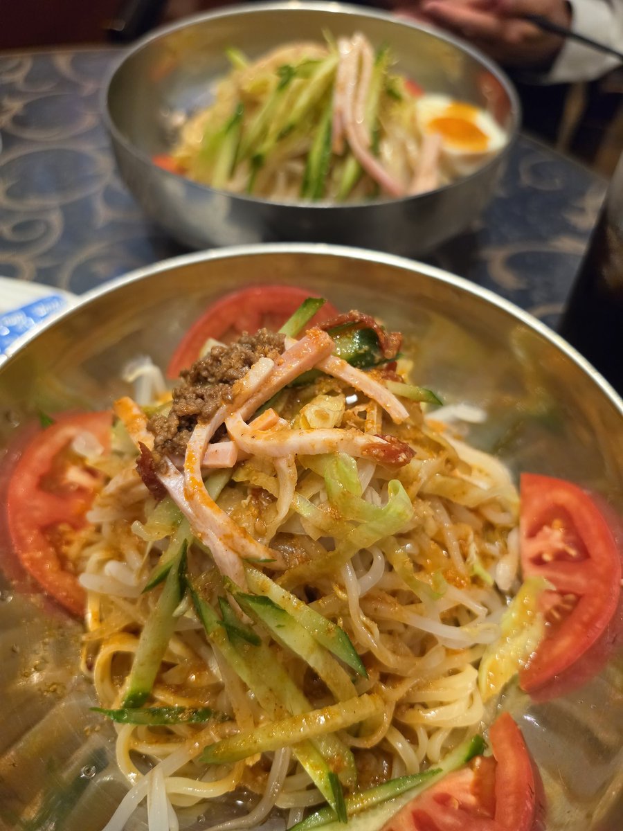 yukarinu2's tweet photo. おひるごはん。①6/29。ミラノのおかずやさんの
ミラノランチ。②6/30。「燦庫食堂」のエスニックプレート。タイ風焼とりガイヤーン。にんじんソムタム・ヤムウンセン。③7/1。「中国料理　揚州」の
冷し担々麺。#ランチ　#高松ランチ　#おひるごはん https://t.co/1q2x0Gkt7Y