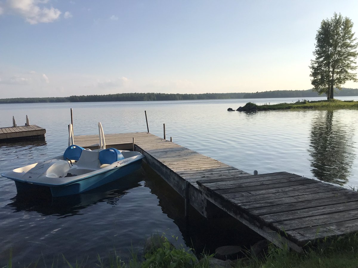KGCrown's tweet photo. If I ever win the lottery, this is the kind of view I’ll be looking to find. #taketimetorest https://t.co/VFMBfTUAqm