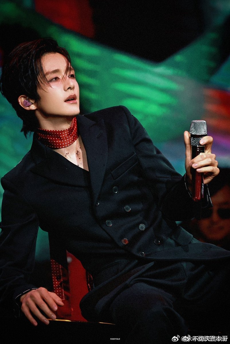 ARIGOM99's tweet photo. 이런 ㄱㅇ같은 컨셉은 레퍼를 대체 어디서 가져오는 거지 고마운데 어딘가 미묘하게 중티나(?????? https://t.co/Yvmu1iLas1
