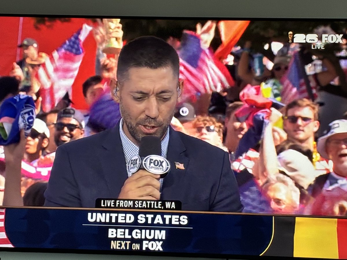 Muleness's tweet photo. @awfulannouncing “can I talk now?. I didn’t think I was going to get a chance”.   Go the fuck home asshole https://t.co/7eCRmuxsVz