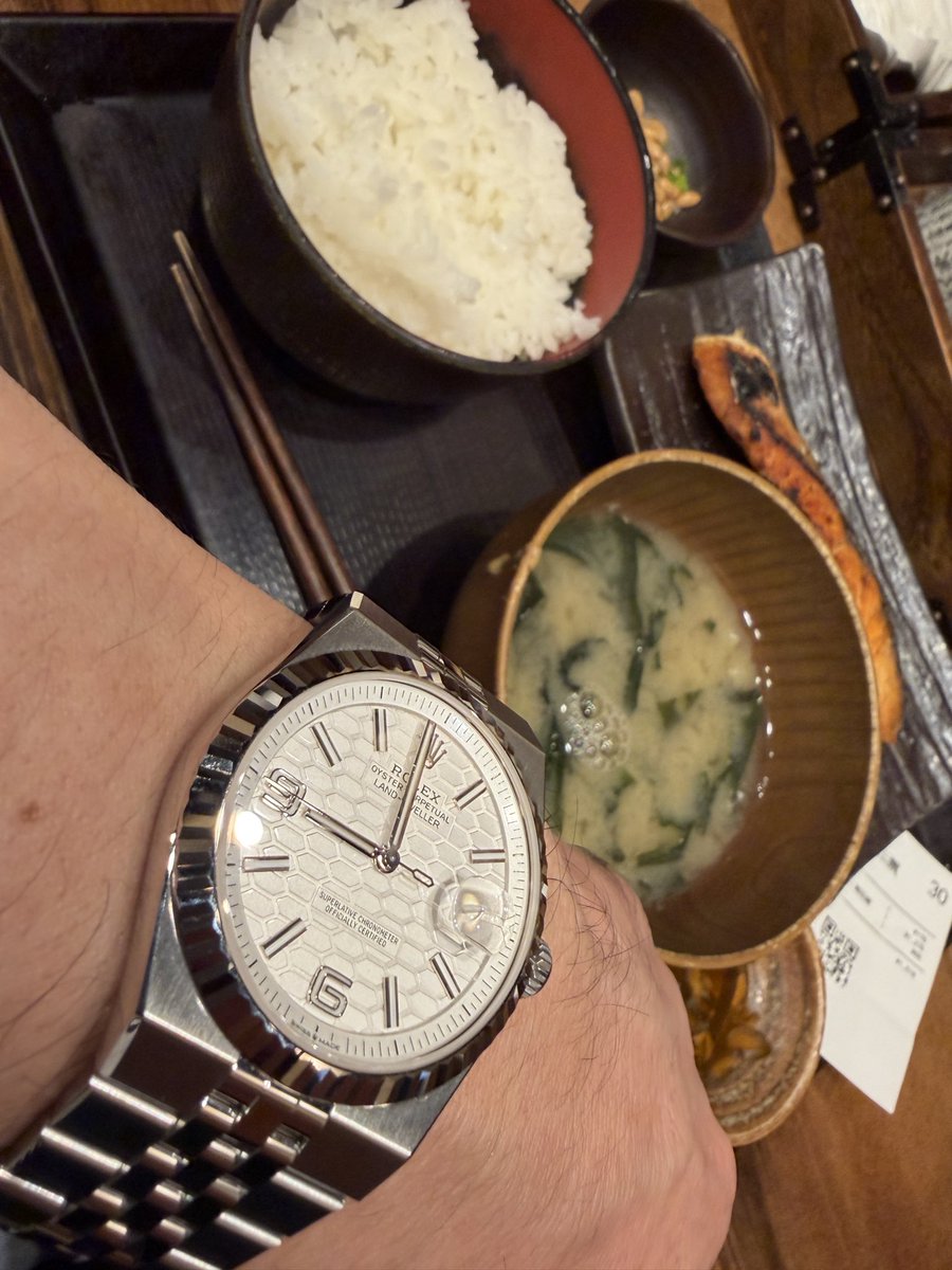 hitoowatch's tweet photo. 🐡😋
#TransparentCaseback
#OysterPerpetual
#DynapulseEscapement #ROLEX #LandDweller #ref127334
#しんぱち食堂 #神保町 https://t.co/yFK2jJop7t