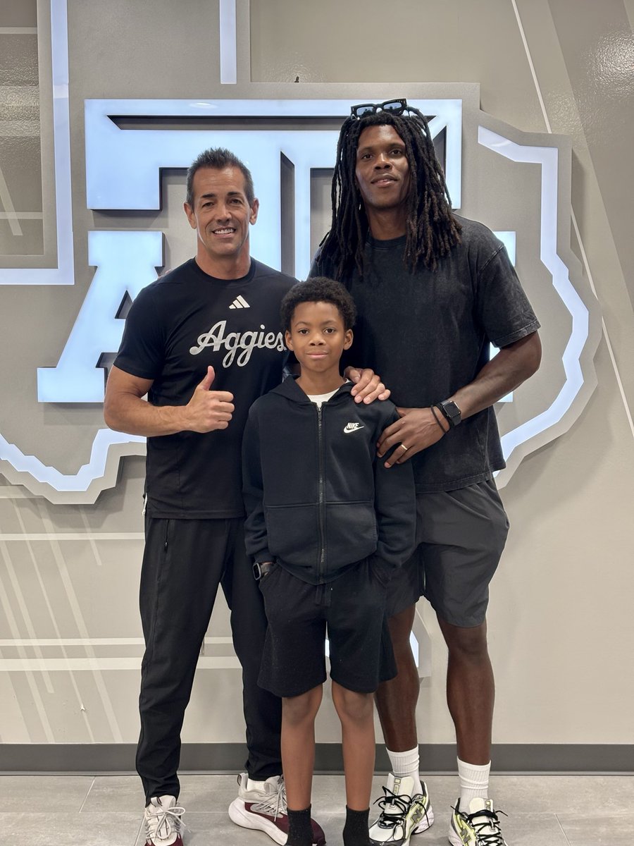 CoachDarby_Rich's tweet photo. Awesome having 2016 SEC Champion, Tavario Miller @TavarioMiller, and his family in Reed Arena today. One of the hardest-working and most respected members of that team, Tavario is still playing professional basketball internationally. Was the definition of toughness. https://t.co/JQCbgr0KLD