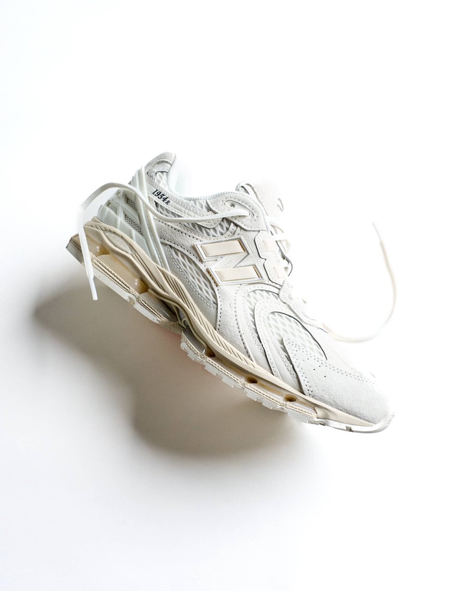 fullress's tweet photo. New Balance U1954 (ニューバランス)が、国内 2026年 7/18 発売！
https://t.co/4V1rddbkLH

▼ オンライン 7/18 00:00 &amp; 10:00~順次発売
“Triple Black” [U19543VU]  
“Skate Grey/Castlerrock” [U195438R]
“Sea Salt” [U19541R3] https://t.co/uo2FsISX11