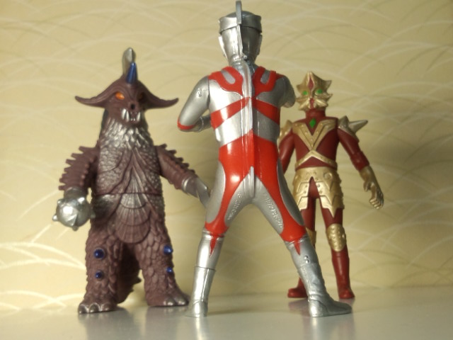 redkingpanch's tweet photo. 本日は怪獣ファンにとってはガヴァドンが天に上った日であり、エースとバラバの決着がついた日。
エースキラー？しらんな。
#ウルトラ怪獣 #ウルトラマン #ウルトラマンA https://t.co/f0TQnFJDOW