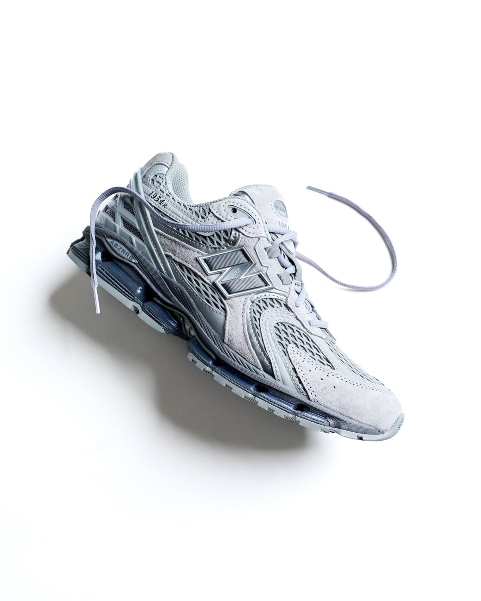 fullress's tweet photo. New Balance U1954 (ニューバランス)が、国内 2026年 7/18 発売！
https://t.co/4V1rddbkLH

▼ オンライン 7/18 00:00 &amp; 10:00~順次発売
“Triple Black” [U19543VU]  
“Skate Grey/Castlerrock” [U195438R]
“Sea Salt” [U19541R3] https://t.co/uo2FsISX11