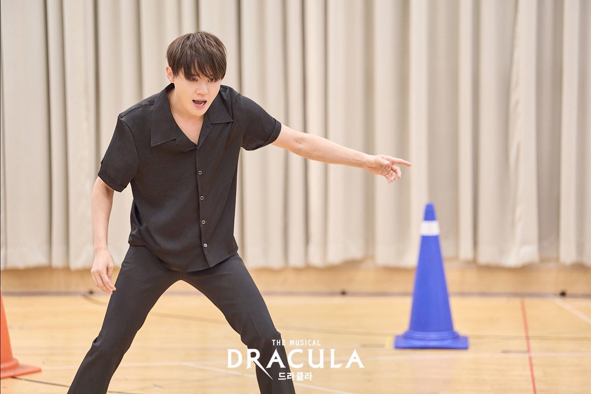 _XIATREE's tweet photo. 왜 둘다 잘해버리는거야 왜 https://t.co/0zvXA3Aq4M