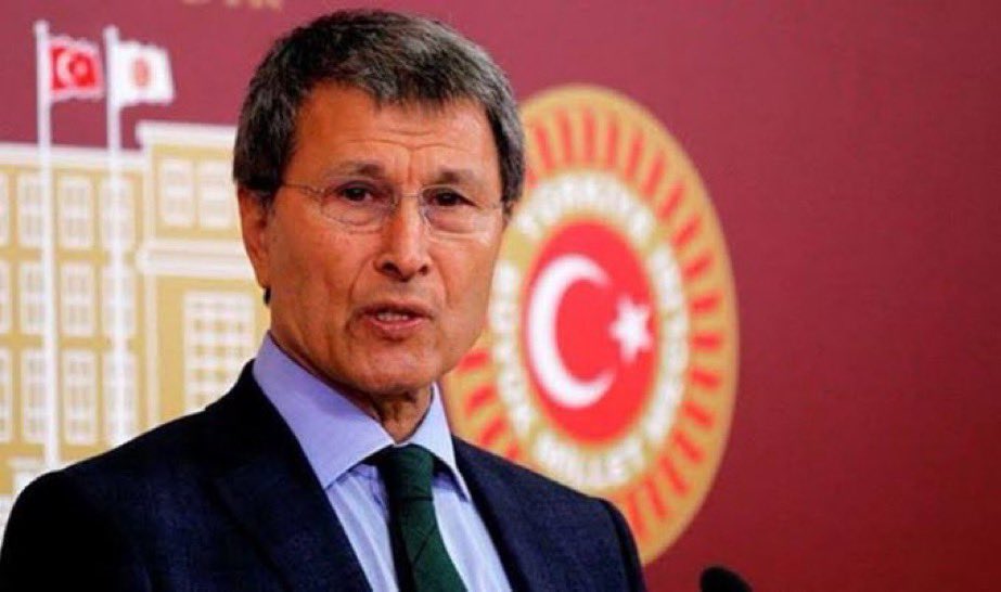 ilkayEditor1881's tweet photo. “Ermenilere sözde soykırım yaptığımızı ilk kabul edenlerin Filistinliler olduğunu bilmiyorsunuz galiba.

Ayrıca Osmanlı ordusu Filistin ve Sina’da Arapların ihaneti yüzünden mağlup oldu ve esir edildi. Hiç olmazsa bir ansiklopedi okuyun.”

— Prof. Dr. Yusuf Halaçoğlu https://t.co/E1P2Gp8928