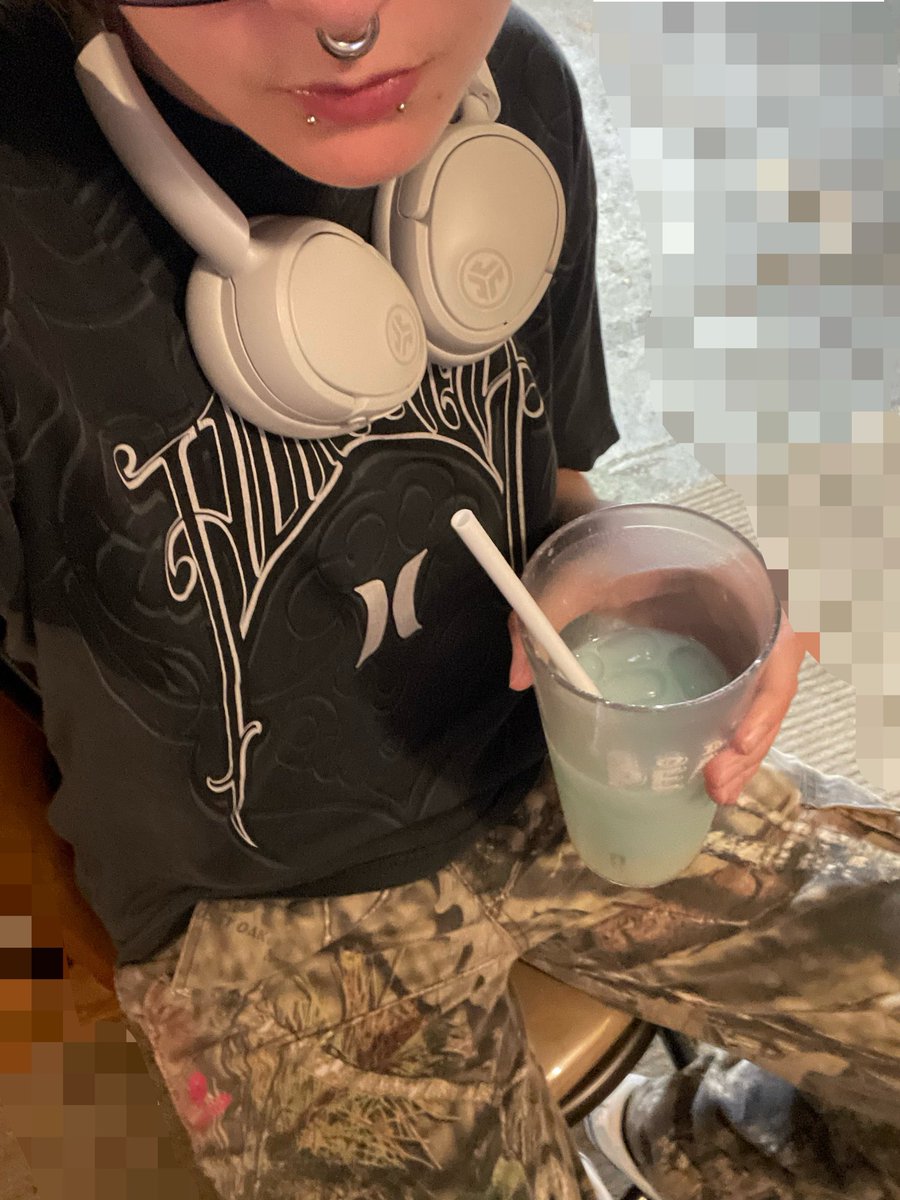 thispupbites's tweet photo. want to get drunk and fuck me till i pass out? :3 https://t.co/3HCqXmeGrT