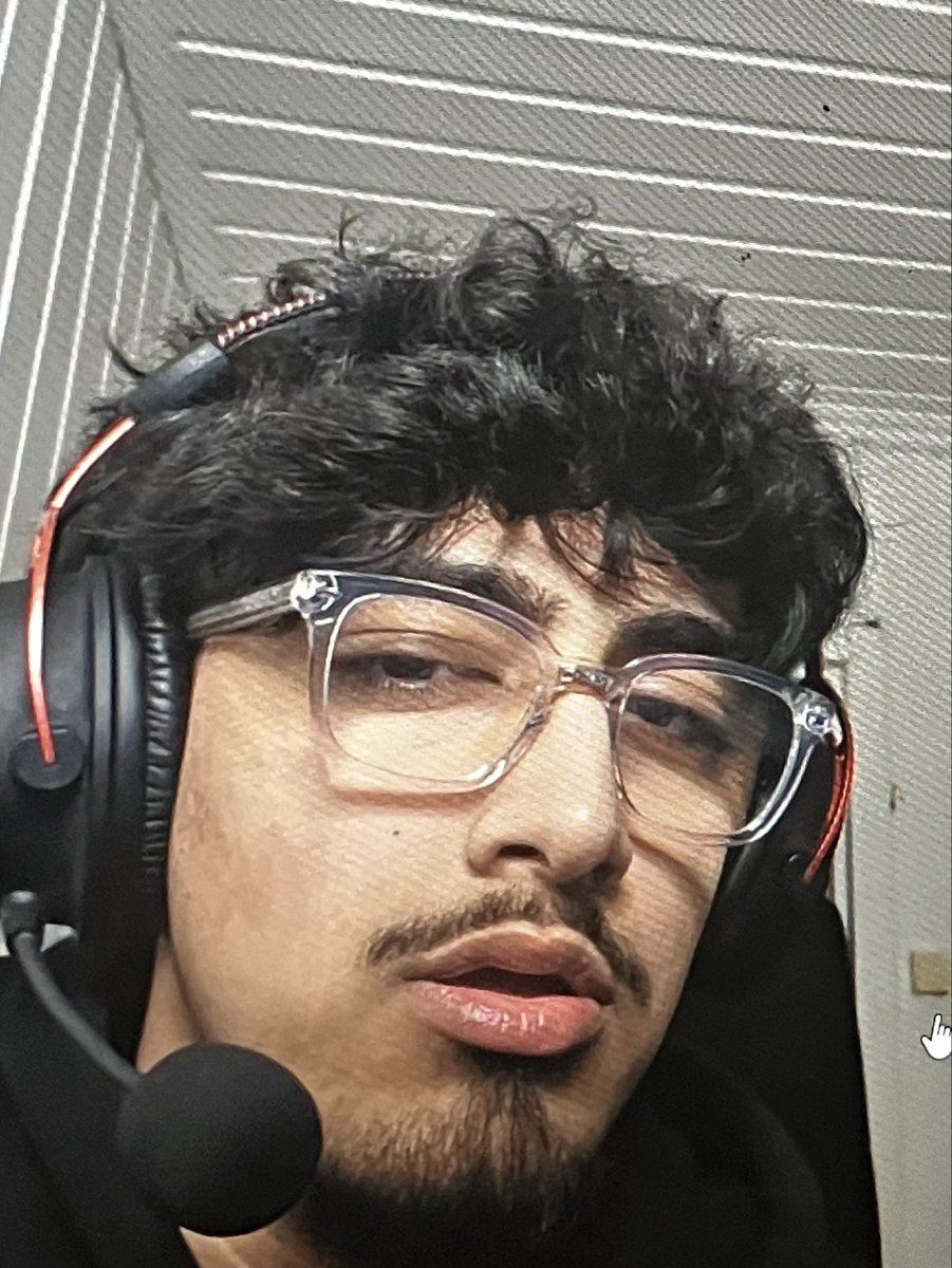 rxellforever's tweet photo. @shiestymeister I got no internet at my place rn I can only tweet hope yo ass getting in streamer u. 🙏 https://t.co/yIio8NbrSb