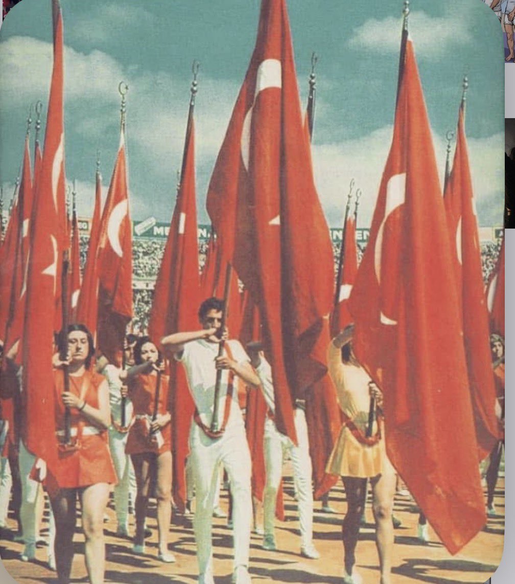 can_davecan10's tweet photo. @emrecemil35 Yürü git lan serseri,,sen hangi hakla Türkiye Cumhuriyeti geleceği olan göz bebeği olan öğrenci çocuklarımıza laf ediyorsun be,,, sen git otur deve sidiği ile beslenmene devam et dal seni https://t.co/wUYKRgwFjp