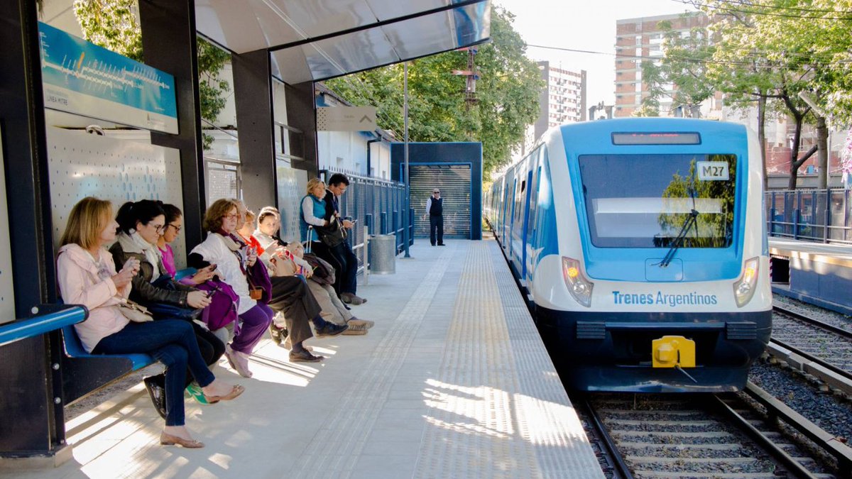 Chequeado's tweet photo. [NUEVO] Tren San Martín: la AGN detectó un aumento del 72% en los accidentes en 2024 y alertó por falta de mantenimiento y controles 🔴🚆

🔺 El informe señala que el presupuesto ejecutado para mantenimiento cayó del 59% de lo requerido en 2023 al 20% en 2024. También advirtió una caída en la puntualidad y el cumplimiento del servicio.

🔺 El Gobierno nacional respondió que los problemas son consecuencia de décadas de desinversión.