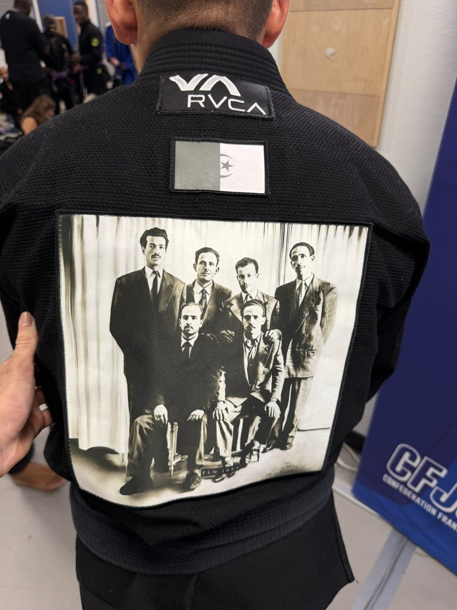 nesssoft_venhea's tweet photo. Un frère avait mis ça sur son Kim pour les France c’était magnifique https://t.co/VDhLVRPNQC
