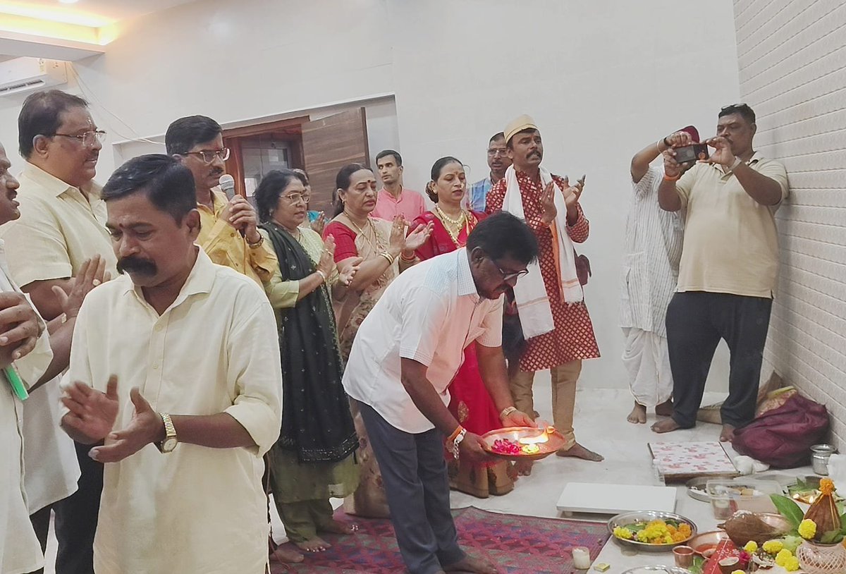 KhanHaroo3817's tweet photo. दि. ०५/०७/२०२६ | अखिल आंबोली सार्वजनिक गणेशोत्सव मंडळाला दुमजली मंडप व हॉलची भेट. आमदार हारून खान यांच्या प्रयत्नांतून नागरिकांसाठी सामाजिक, सांस्कृतिक उपक्रमांना नवे व्यासपीठ. 🚩

#mlaharoonkhan #versova #shivsenaubt #maharashtra https://t.co/sIqtQhItJ3