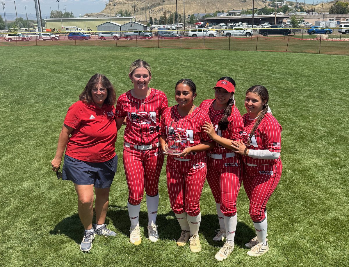 FinleySuppan37's tweet photo. So proud of our team competing in Colorado! PGF Nationals next! 🥎 https://t.co/oRe1roK8S2