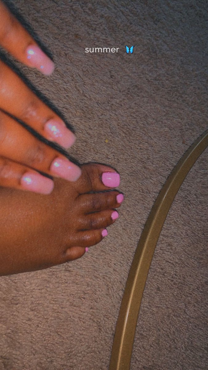 SolelyHiddenx's tweet photo. @FeetFinder https://t.co/CWNe4S5aeq