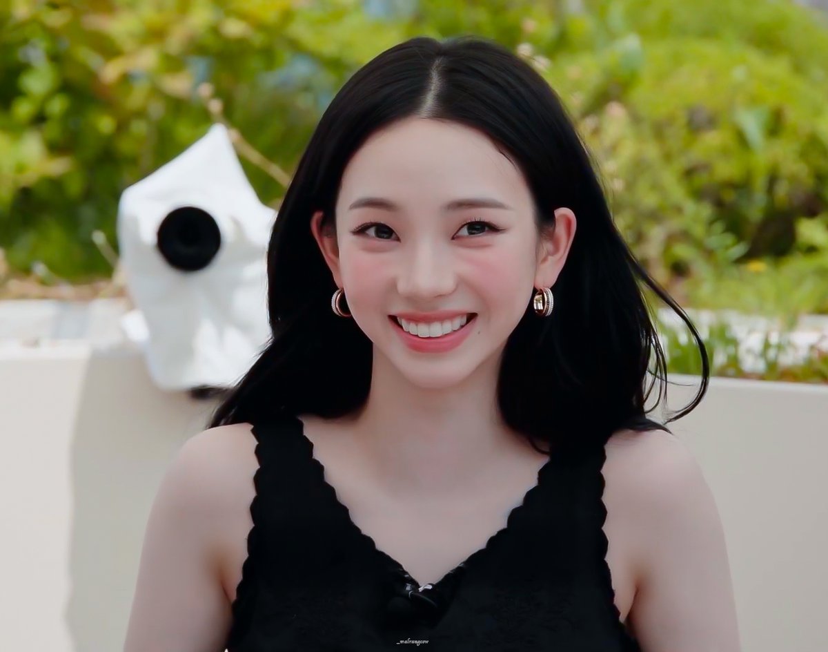 _malrangcow's tweet photo. 🖤💚
#카리나 #KARINA 

82Caps🔗 https://t.co/S85zHDa6Rj https://t.co/Rxlm2RtGvf