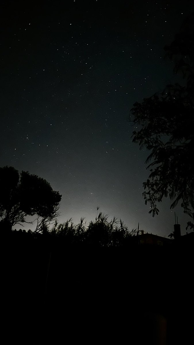 onthefluxw's tweet photo. j’ai encore pris les étoiles en photo c’est trop trop beau https://t.co/2OPNwsiGF3