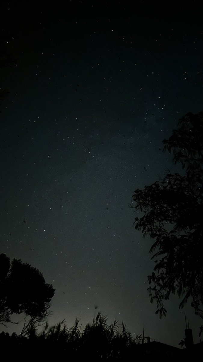 onthefluxw's tweet photo. j’ai encore pris les étoiles en photo c’est trop trop beau https://t.co/2OPNwsiGF3