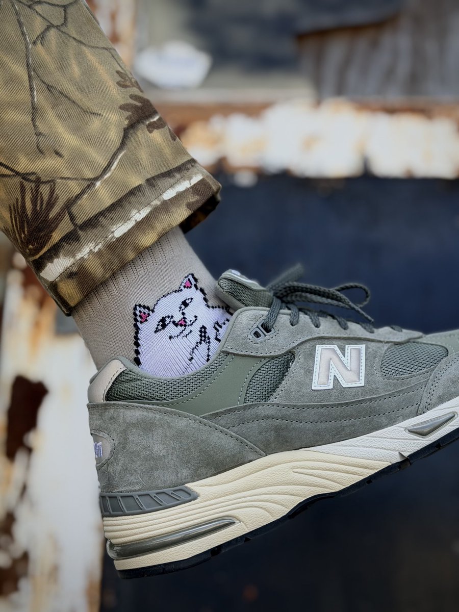 jerktherobot's tweet photo. Everything… Will Be Alright…
If you play… your Cards right🃏
#UnDS #KOTD
KITH x 991v1 MiUK
‘Vetiver’
#wearyourkicks https://t.co/TYsVswtsVx