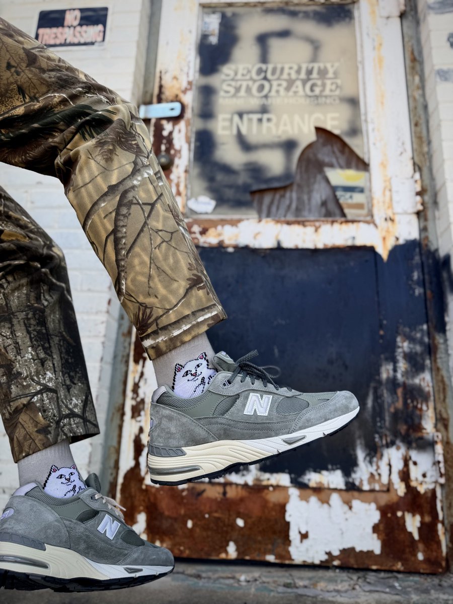 jerktherobot's tweet photo. Everything… Will Be Alright…
If you play… your Cards right🃏
#UnDS #KOTD
KITH x 991v1 MiUK
‘Vetiver’
#wearyourkicks https://t.co/TYsVswtsVx