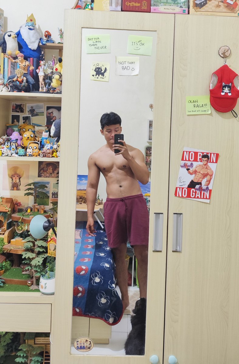alizakusuma's tweet photo. Workout from kosan https://t.co/NQHsEbt9Y2