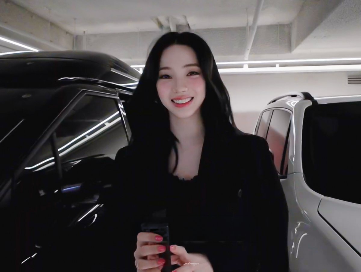 _malrangcow's tweet photo. 🖤💚
#카리나 #KARINA 

82Caps🔗 https://t.co/S85zHDa6Rj https://t.co/Rxlm2RtGvf