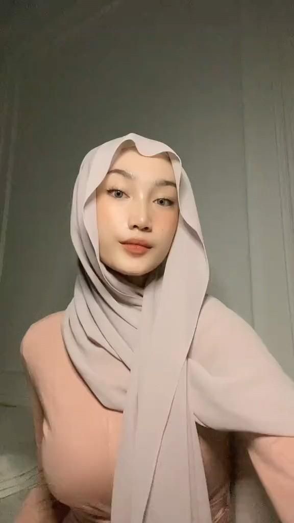 pecintahijabs's tweet photo. Erinta #hijabange #hijabers #hijab https://t.co/qV18TWmiEa