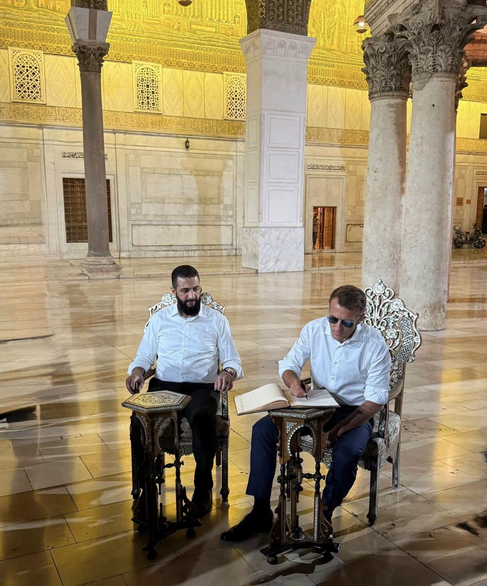 Charles_Lister's tweet photo. Macron's visit to #Syria is a major development by itself.

All the more so that it's an overnight visit -- beginning this evening with a tour of #Damascus, the Umayyad Mosque, Jabal Qassioun &amp; more, followed by substantive meetings tomorrow.

An overnight stay is a big statement https://t.co/hH5yMno5xF