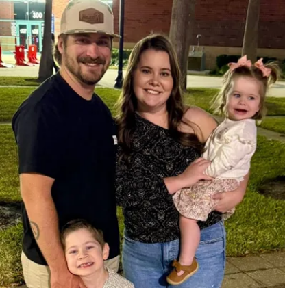 TheFloridaMike's tweet photo. Two illegal aliens that Obama released into the United States are accused of murdering 27-year-old Joseph Manfredi, a former U.S. Marine, husband, and father to two young children.
This is why we need to be vocal about our support of ICE!!
Who else wants to #DeportThemAll? https://t.co/NDdG0gNpaW
