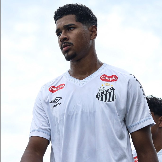 caetanosantista's tweet photo. 🚨 URGENTE! O Santos trata Matheus Xavier e João Ananias como principais ativos da janela.

Os garotos não empolgam a comissão e, para equilibrar as contas, devem ser negociados. 

Gabriel Brazão também estava na lista, mas não recebeu propostas grandes.

🗞️ @lucas_musetti https://t.co/80aD7iKkFD