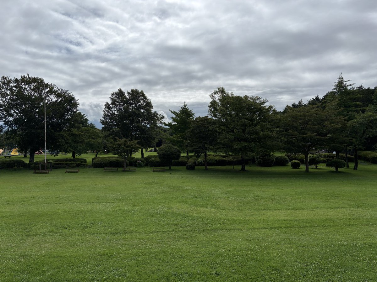 info59349951's tweet photo. おはようございます。今日も少し雲多めの朝霧高原です。どうぞよろしくお願いいたします。
#企業公式が毎朝地元の天気を言い合う #今日の富士山 #朝霧高原もちや #もちや #朝霧高原 https://t.co/04Hc99ijde