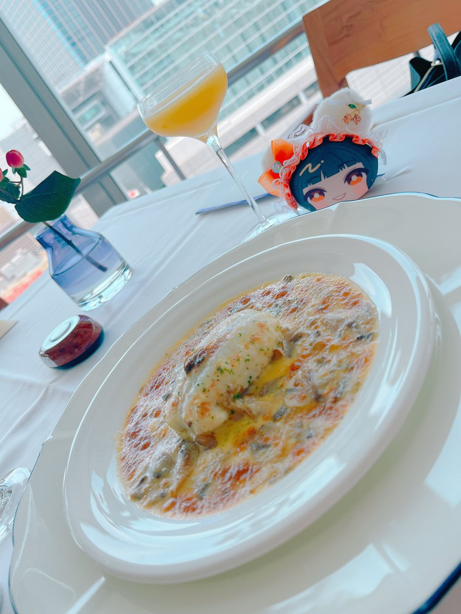 dapa1224's tweet photo. 国際フォーラム見ながらランチしてきました☺️🧡
椎名ちゃんとまおすけのおかげて知ったマロンシャンテリー、大好きです
#りのちーず
#望月りの
#ナナニジ https://t.co/o05VmsB9GT