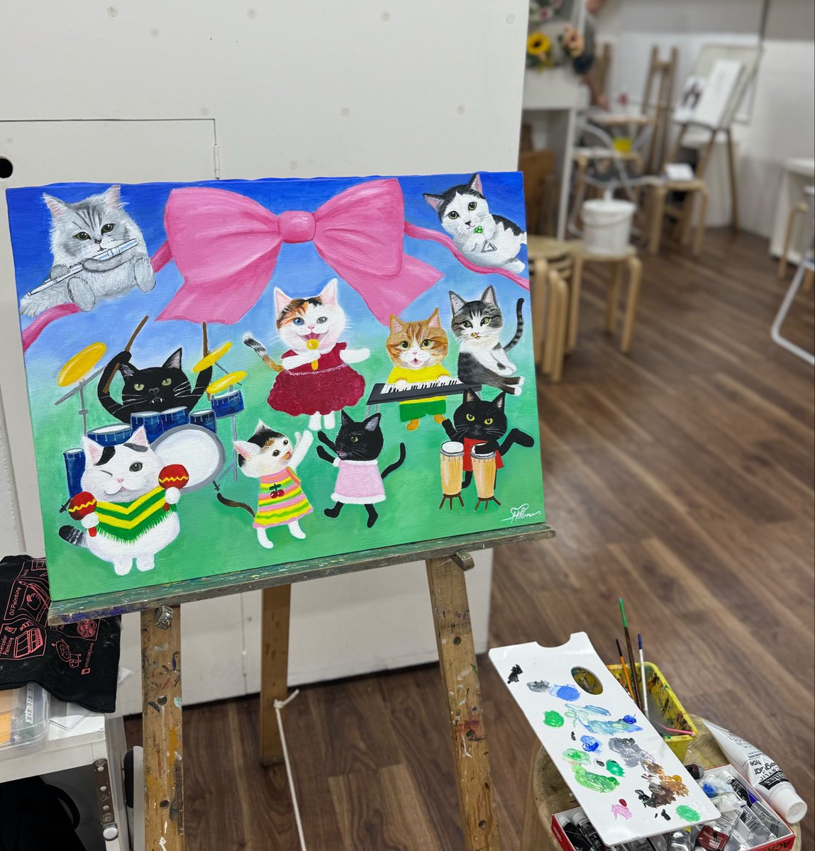 hotaru_0930's tweet photo. 🖼️アトリエ・エビス企画展絵画 🐶どうぶつコレクション展🐱
本日からスタート❣️

2026/7/7(Tue)～7/12(Sun) 11:00～19:00
（最終日のみ17:00まで）
入場無料

弘重ギャラリー
(恵比寿駅より徒歩6分)

会期中は会場にて″どうぶつ総選挙！″ を実施✨

ほたニャンズ音楽団🎵
ーみんなここにいるーを見つけて
是非、投票してくださいね🗳️

https://t.co/J2uWUfDSGn