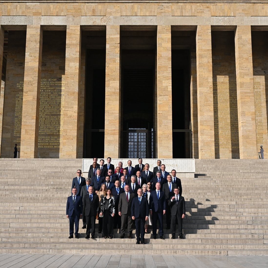 askeristihbarat's tweet photo. 36. NATO zirvesi öncesinde NATO heyeti, Anıtkabir'i ziyaret etti. https://t.co/pxCEcpPoEJ