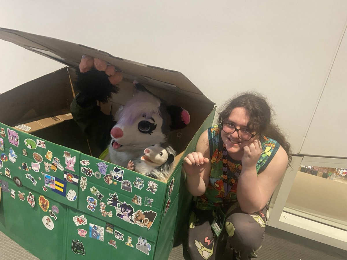 HecklingHecker's tweet photo. Also hello pals, Im finally back to this account! I wont be *nearly* as active as I am on my private, but I wanna get involved with more furry stuff sooooss here I am! ^^ anyways here me and an Opossum!!! #anthrocon2026 https://t.co/9irGN7ynjj