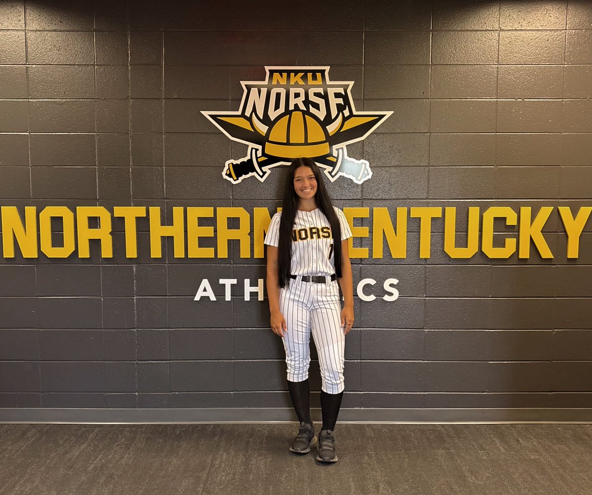 e_johnson_03's tweet photo. Coming home 💛🖤🤍 
•
•
So grateful for new beginnings #norseup
#committed https://t.co/Ks6gnQ6i1e