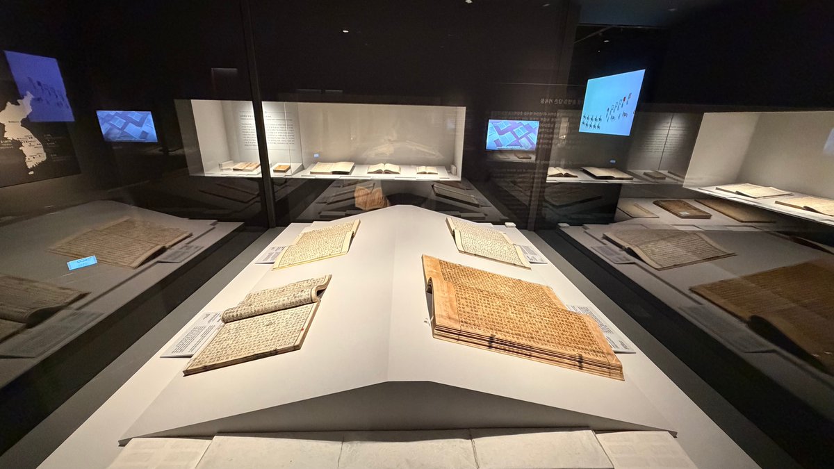 gogungmuseum's tweet photo. 📜국립고궁박물관•부산박물관  특별기획전
《조선의 기록과 문화 : 만세에 전하노니》 개최
2026. 7. 7.(화) - 8. 30.(일)
부산박물관 전시실

국립고궁박물관과 부산박물관은
유네스코 세계유산위원회 부산 개최를 기념하여 특별전
‘조선의 기록과 문화, 만세에 전하노니’를 공동으로
개최합니다. https://t.co/pGr06m9SB2