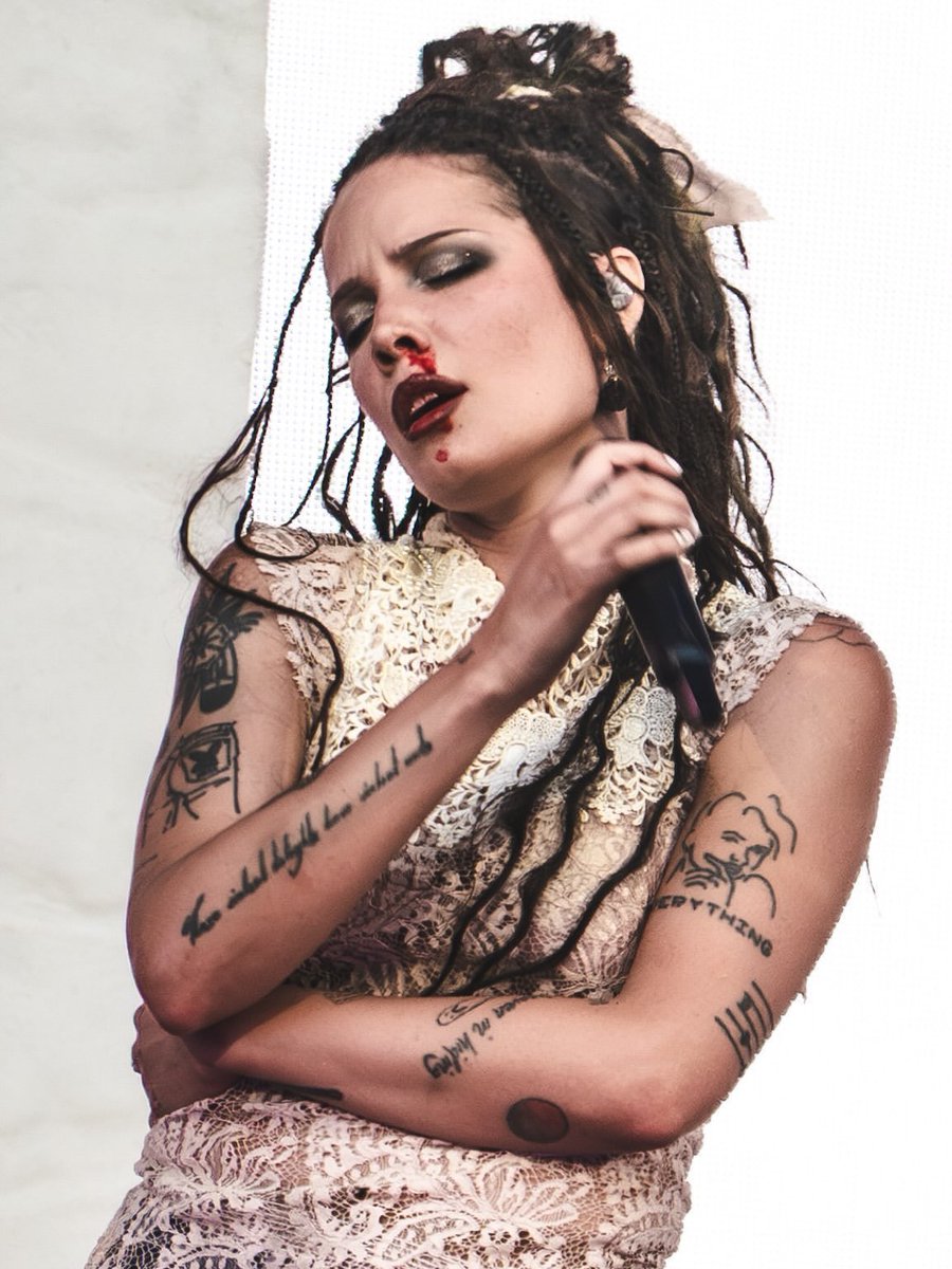 arsonistsmuse's tweet photo. i’m drooling oml https://t.co/BhWruTh0uh
