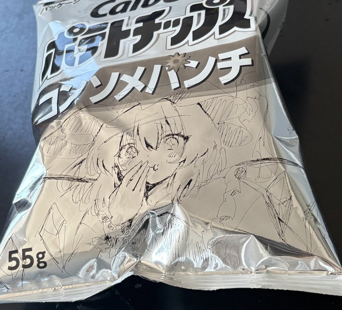 musenmai1216's tweet photo. 銀色ポテチにフラン描いてみました！線画綺麗に書けなさすぎて苦戦しました。 https://t.co/d1mFHtN4Z0