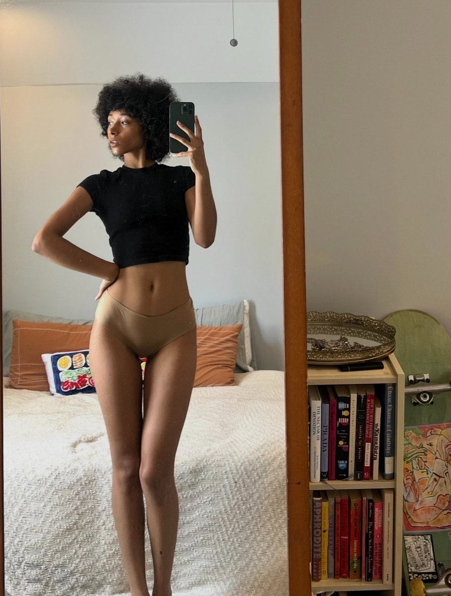ifckingluvmango's tweet photo. hi. this is my fro. https://t.co/7QMqb1aKsX