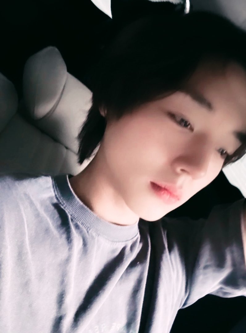 𓍼ོ 시운 tweet media