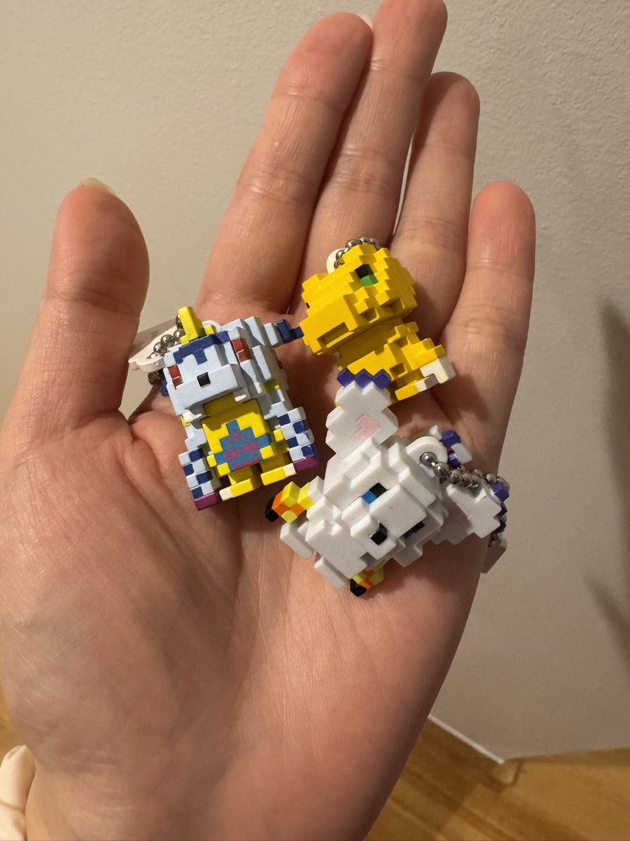 d_an_g_'s tweet photo. みつけた！かわいすぎ😭🙏ギルモンとテリアモンほしい https://t.co/MoISx7pSxr