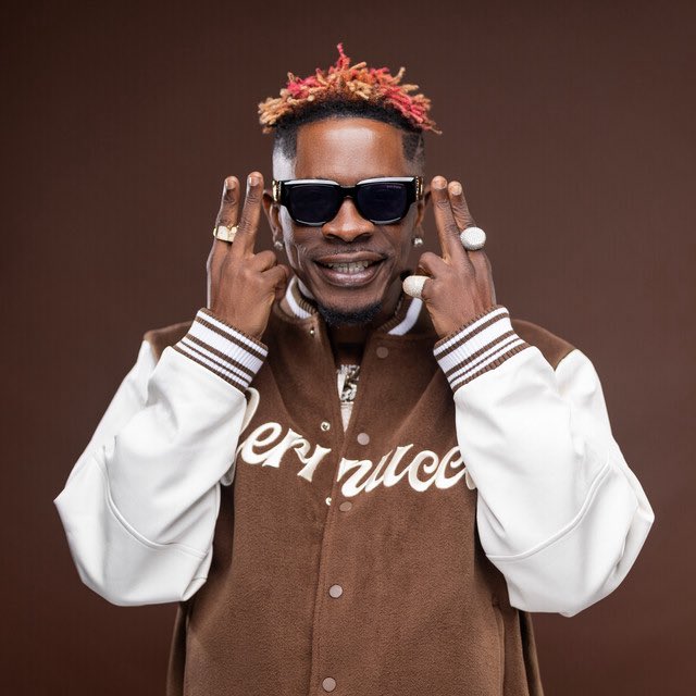 NinetyDegrees_1's tweet photo. Shatta Wale I love you okay 😂😂✊🏾
@shattawalegh https://t.co/Bs4i5OS52g